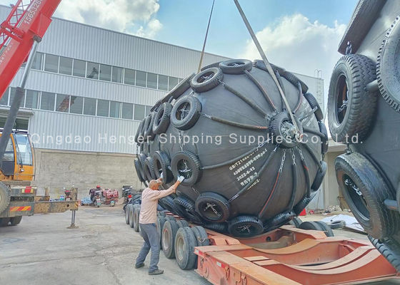 गुणवत्ता 50kpa और 80kpa योकोहामा नेट टाइप वायवीय रबर फेंडर जहाज से जहाज और जहाज से बंदरगाह ISO 17357 फ्लोटिंग संरचना के लिए फैक्टरी