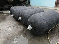 गुणवत्ता स्लिंग टाइप न्यूमेटिक फेंडर प्रोटेक्टिव इक्विपमेंट रबर डॉक फेंडर फैक्टरी