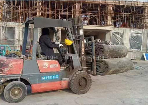 गुणवत्ता शिप लॉन्चिंग के लिए DNV सर्टिफिकेट 1.8x12m न्यूमेटिक मरीन रबर एयरबैग फैक्टरी