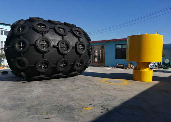 गुणवत्ता पतवार की सुरक्षा के लिए हॉट-सेलिंग वायवीय रबर फ़ेंडर पतवार के दोनों किनारों पर निलंबित कर दिए गए हैं फैक्टरी