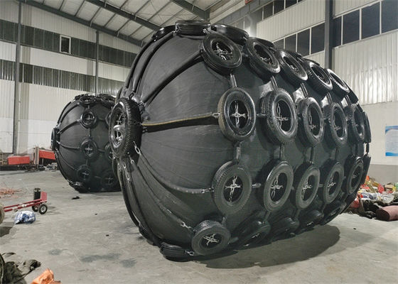 गुणवत्ता बिक्री के लिए ISO17357 मानक 3.3*6.5M 50Kpa काला वायवीय रबर फेंडर फैक्टरी