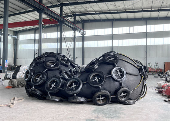 गुणवत्ता जेटी रबर फेंडरटाइप मरीन फ्लोटिंग वायवीय फेंडर inflatable फैक्टरी