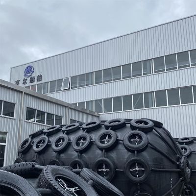 गुणवत्ता सुरक्षा और विश्वसनीयता के लिए 24 महीने के शेल्फ लाइफ के साथ ISO17357 अनुरूप वायवीय रबर फेंडर और कोई प्रदर्शन गिरावट नहीं फैक्टरी