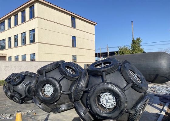 गुणवत्ता औद्योगिक अनुप्रयोगों के लिए 50Kpa 80Kpa काले रंग का हवा से फुलाया जाने वाला फेंडर फैक्टरी