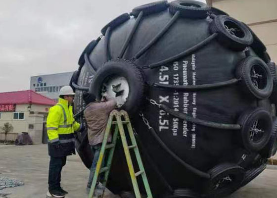 गुणवत्ता एसजीएस प्रमाणपत्र 50Kpa 80Kpa योकोहामा प्रकार का रबर वायवीय फेंडर फैक्टरी