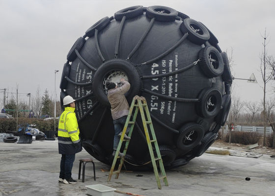 गुणवत्ता समुद्री रबर फ्लोटिंग बड़े आकार के डॉक जहाज वायवीय फेंडर फैक्टरी