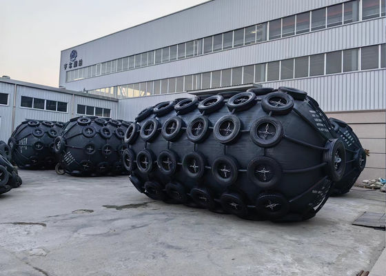 गुणवत्ता 50kPa/80kPa Pneumatic Marine Fender and Inflatable Dock Fender with 1M-6.5M Length for Ship-to-Ship and Ship-to-Dock Protection कारखाना
