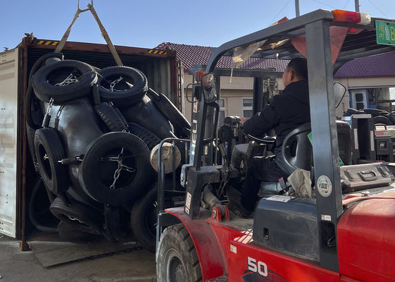 गुणवत्ता समुद्री रबर फ्लोटिंग बड़े आकार के डॉक जहाज वायवीय फेंडर फैक्टरी