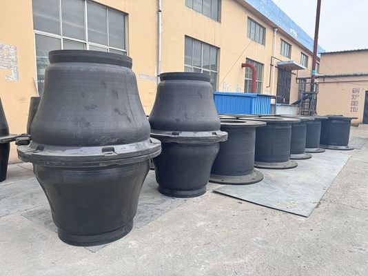 गुणवत्ता 1.5KN-M - 276.4KN-M ऊर्जा अवशोषण समुद्री रबर फेंडर आकार कस्टम फैक्टरी