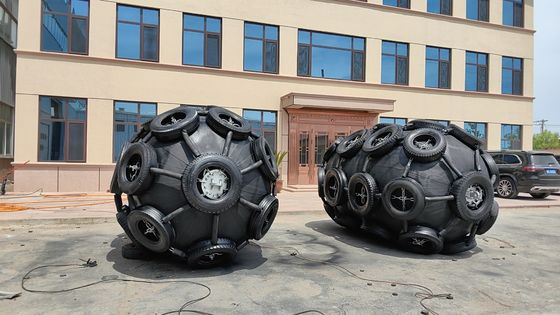 गुणवत्ता 2 वर्ष की वारंटी समुद्री पोत रबर फेंडर योकोहामा वायवीय रबर फेंडर फैक्टरी