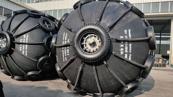 गुणवत्ता ISO 17357 समुद्री नाव मूरिंग फ्लोटिंग न्यूमेटिक रबर फेंडर डॉक / जहाज / नाव के लिए फैक्टरी