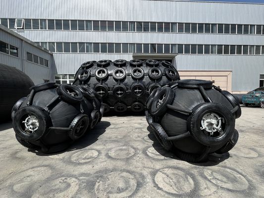 गुणवत्ता आसानी से फिट सिलेंडर फ्लोटिंग वायवीय रबर फेंडर जेट सुरक्षा फैक्टरी