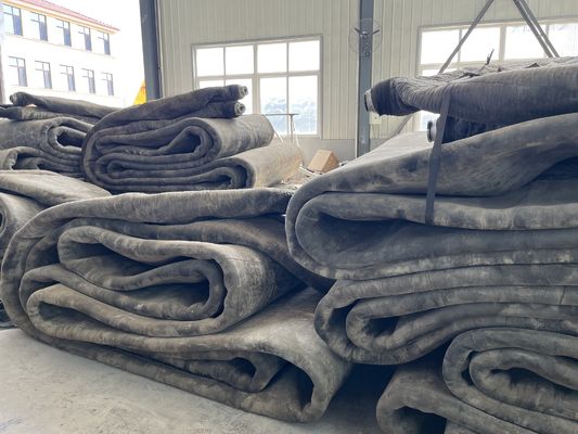 गुणवत्ता नायलॉन रबर आंतरिक सामग्री के साथ चिकनी सुरक्षित जहाज लॉन्चिंग समुद्री एयरबैग लंबाई 5m-24m फैक्टरी