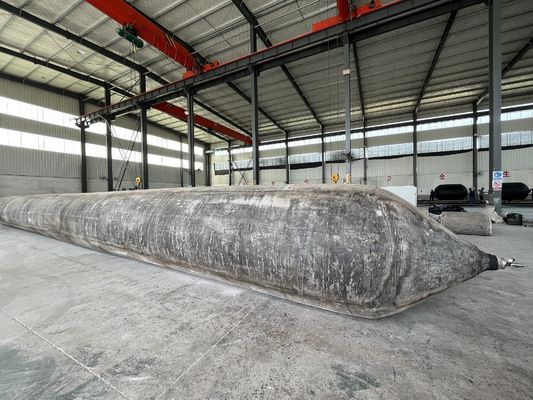 गुणवत्ता High Pressure Resistance Inflatable Marine Airbags Cylindrical Type Offering Performance for Ship Launching and Cargo Handling फैक्टरी