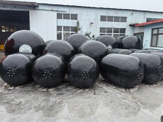 गुणवत्ता उच्च दबाव काली रबर समुद्री वायवीय फेंडर सिलेंडर फैक्टरी