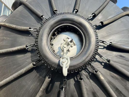 गुणवत्ता प्रदर्शन काली सिलेंडर वायवीय समुद्री फेंडर फैक्टरी