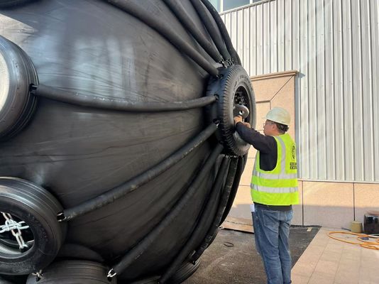 गुणवत्ता समुद्री जहाजों के लिए योकोहामा प्रकार के तैरते पनीमैटिक रबर फेंडर फैक्टरी