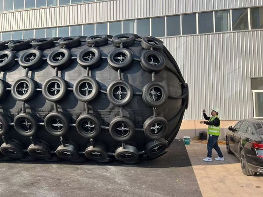 गुणवत्ता अनुकूलित वायवीय रबर फेंडर आरंभिक आंतरिक दबाव 50Kpa फैक्टरी