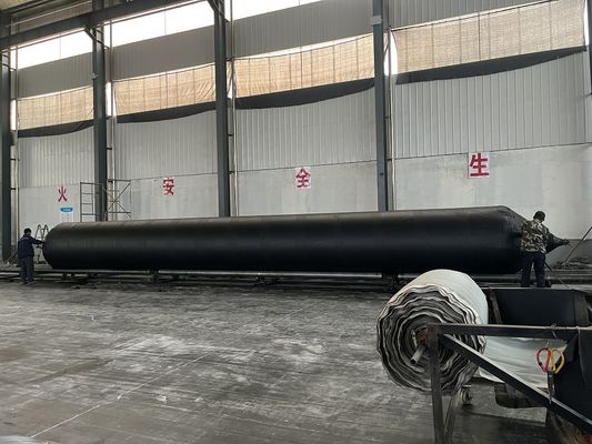 गुणवत्ता Inflatable Barge Docking Airbag Pressure Range 0.2-0.4Mpa Provide Safe Protection During Barge Mooring Docking फैक्टरी