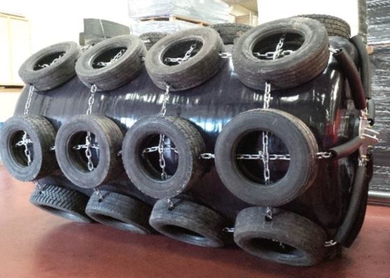 गुणवत्ता ISO 17357 Certified EVA Foam Filled Fender with Customizable Density 70-110kg/m³ and 0.5m-4.8m Diameter for Marine Use कारखाना