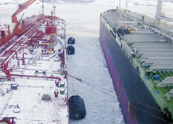 गुणवत्ता जहाज की सुरक्षा के लिए एयरक्राफ्ट टायर हाई प्रेशर न्यूमेटिक मरीन फेंडर 80 KPA फैक्टरी