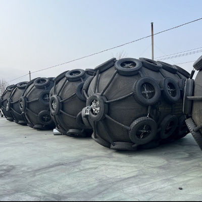 गुणवत्ता ISO 17357 Certified Natural Rubber Pneumatic Fender with 50Kpa Working Pressure for Marine Safety कारखाना