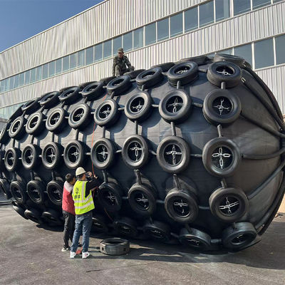 गुणवत्ता ISO 17357 Certified Natural Rubber Pneumatic Fender with 50Kpa Working Pressure for Marine Safety कारखाना