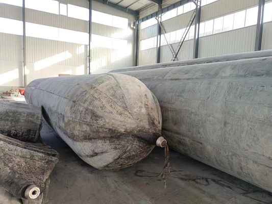 गुणवत्ता नौसेना रबर एयरबैग 4-12 परतें जहाज लॉन्चिंग भारी उठाने के लिए फैक्टरी