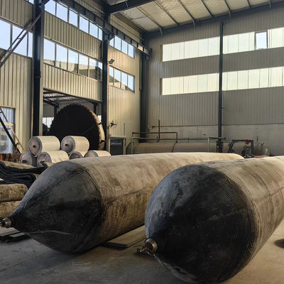 गुणवत्ता 10 से 15 वर्ष जीवनकाल समुद्री रबर एयरबैग भारी शुल्क समुद्री अनुप्रयोगों के लिए डिज़ाइन किया गया सुरक्षा और दक्षता सुनिश्चित करना फैक्टरी