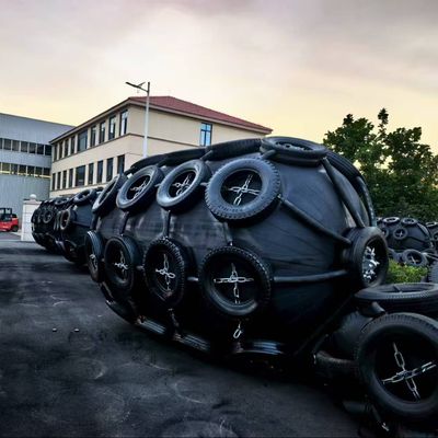 गुणवत्ता आईएसओ17357 समुद्री टक्कर सुरक्षा के लिए वायवीय रबर फेंडर फैक्टरी