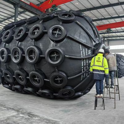 गुणवत्ता आईएसओ 17357 समुद्री जहाजों की सुरक्षा के लिए वायवीय रबर फेंडर फैक्टरी