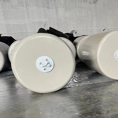 गुणवत्ता समुद्री अनुप्रयोगों में कस्टम विनिर्माण के लिए 0.5-4.8 मीटर व्यास रेंज के साथ ISO17357 प्रमाणित फोम भरा हुआ फेंडर फैक्टरी