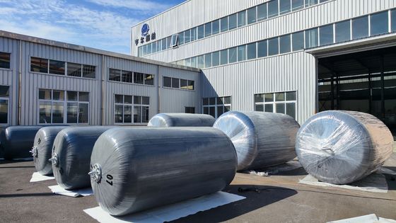 गुणवत्ता उत्कृष्ट प्रदर्शन और रंगीन विशेषताएं फोम से भरे हुए फेंडर गर्म जस्ती जंजीरों के साथ फैक्टरी