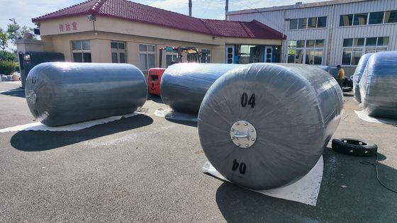 गुणवत्ता अपतटीय सुरक्षा के लिए बनाया गया आसान समुद्री फ्लोटिंग फेंडर फोम और गर्म गैल्वनाइजिंग या स्टेनलेस स्टील श्रृंखला के साथ फैक्टरी