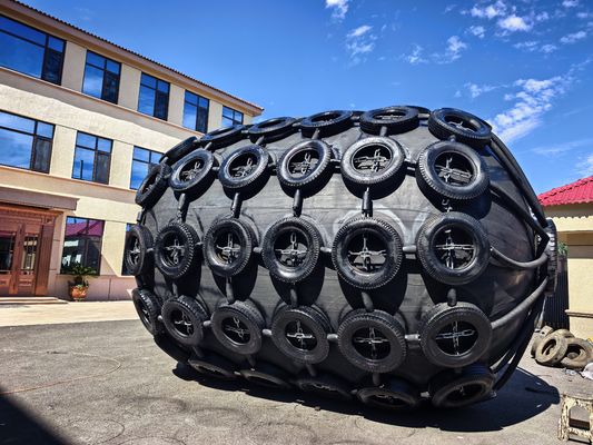 गुणवत्ता अनुकूलन योग्य आकारों के साथ आईएसओ 17357 प्रमाणित वायवीय रबर फेंडर 0.3-4.8M और 50kpa & 80kpa दबाव विकल्प फैक्टरी