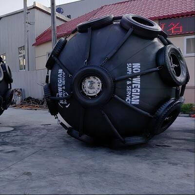 गुणवत्ता Pneumatic Rubber Fender For Marine Service फैक्टरी