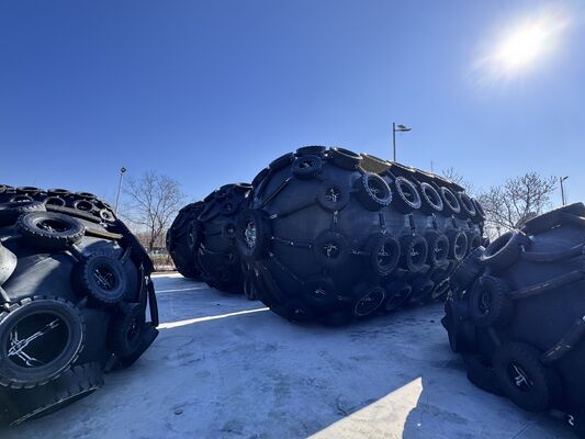 गुणवत्ता नौका नौका बर्थिंग 50Kpa 80Kpa रबर फेंडर चेन टायर नेट हेवी ड्यूटी डॉक फेंडर समुद्री जहाज बर्थिंग सुरक्षा के लिए फैक्टरी