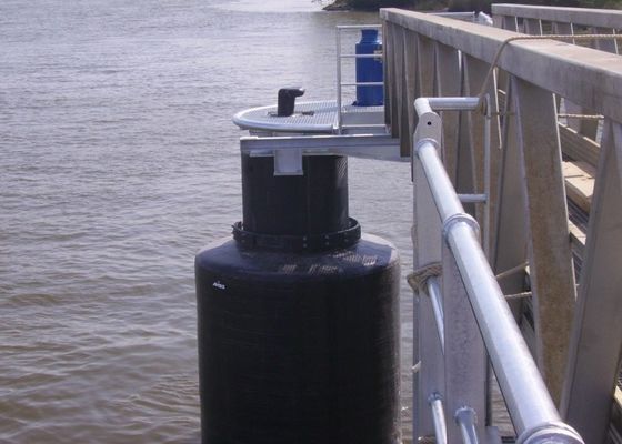 गुणवत्ता उच्च प्रदर्शन फोम भरा हुआ फेंडर स्वनिर्धारित डॉक ब्लैक बोट फेंडर फैक्टरी