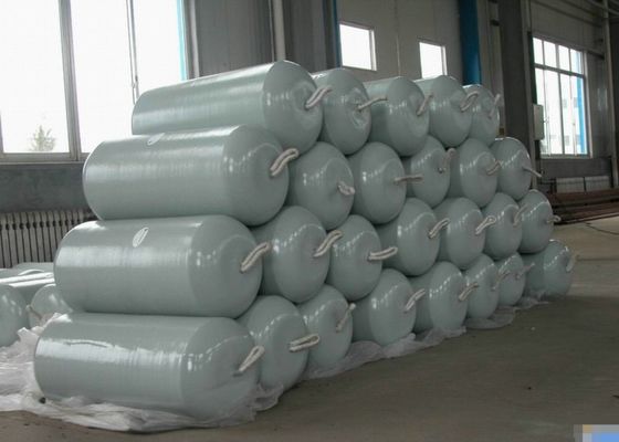 गुणवत्ता ईवा फ्लोटिंग सॉलिड फोम फोम से भरा समुद्री फेंडर 10 - 15 साल के जीवनकाल के साथ फैक्टरी