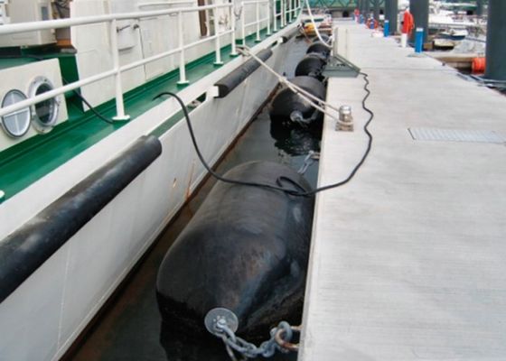 गुणवत्ता Marine Fender with High Energy Absorption Capacity UV Resistant And Corrosion Resistant Foam Filled Fender with 24 Months Warranty कारखाना
