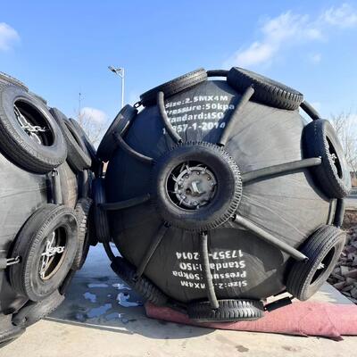 गुणवत्ता 4.8x12m 50kpa / 80kpa Pneumatic Fenders For Ships फैक्टरी
