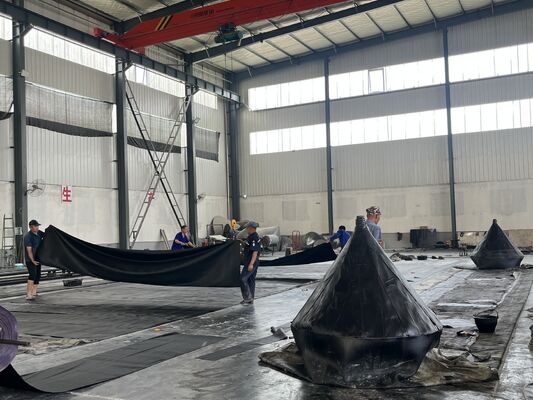 गुणवत्ता Marine Rubber Airbag with High Grip Surface Pattern for Stable Shipyard Positioning in 0.8-3 M Diameter and 4-25 M Length कारखाना