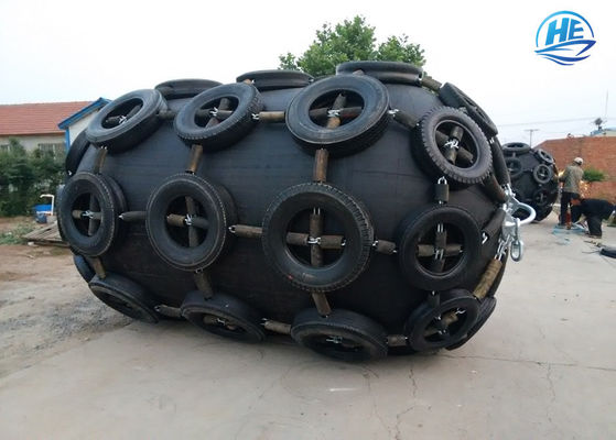 गुणवत्ता ISO 17357 Compliant High Elasticity Natural Rubber Pneumatic Rubber Fender for Port Anti-Collision Use कारखाना