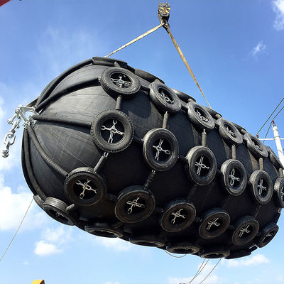 गुणवत्ता ISO 17357 Compliant High Elasticity Natural Rubber Pneumatic Rubber Fender for Port Anti-Collision Use कारखाना