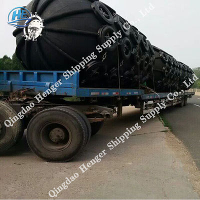 गुणवत्ता हल्के काले वायवीय रबर फेंडर रबर डॉक फेंडर बड़ी ऊर्जा तेजी से स्थापना फैक्टरी