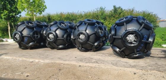 गुणवत्ता BV / CCS / ISO9001 Certificate Yokohama Pneumatic rubber fender Used For Protect The Boat फैक्टरी