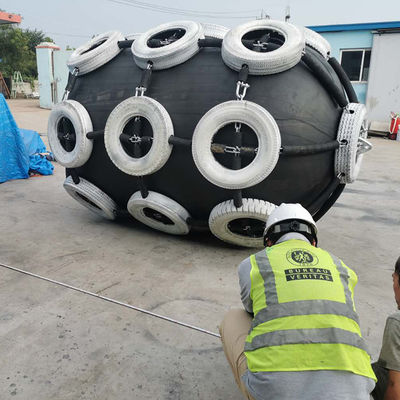 गुणवत्ता एसटीएस फ्लोटिंग न्यूमेटिक रबर फेंडर शिप टू शिप ट्रांसफर ऑपरेशन फैक्टरी