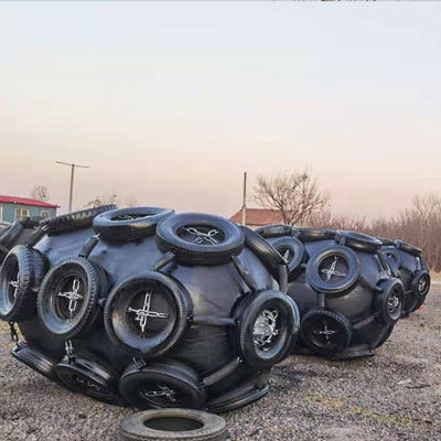 गुणवत्ता 0.3-4.8 एम उपलब्ध आकारों और जहाज फेंडर अनुप्रयोगों के लिए 50kpa और 80kpa दबाव के साथ अनुकूलित वायवीय रबर फेंडर फैक्टरी