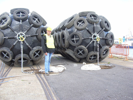 गुणवत्ता अच्छी हवा की जकड़न के साथ D2.5x5.5m योकोहामा वायवीय रबर फेंडर फैक्टरी