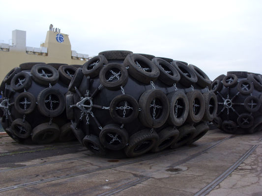 गुणवत्ता समुद्री आईएसओ 17357 प्रमाणित योकोहामा रबर फेंडर 50kpa D1.5M * L3.0M फैक्टरी